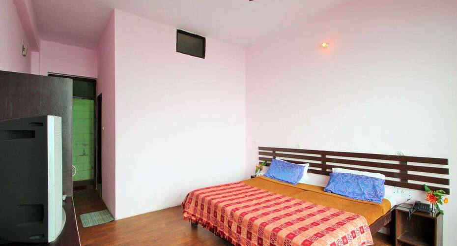 TG Rooms Himalayan View Point, Kausani 1